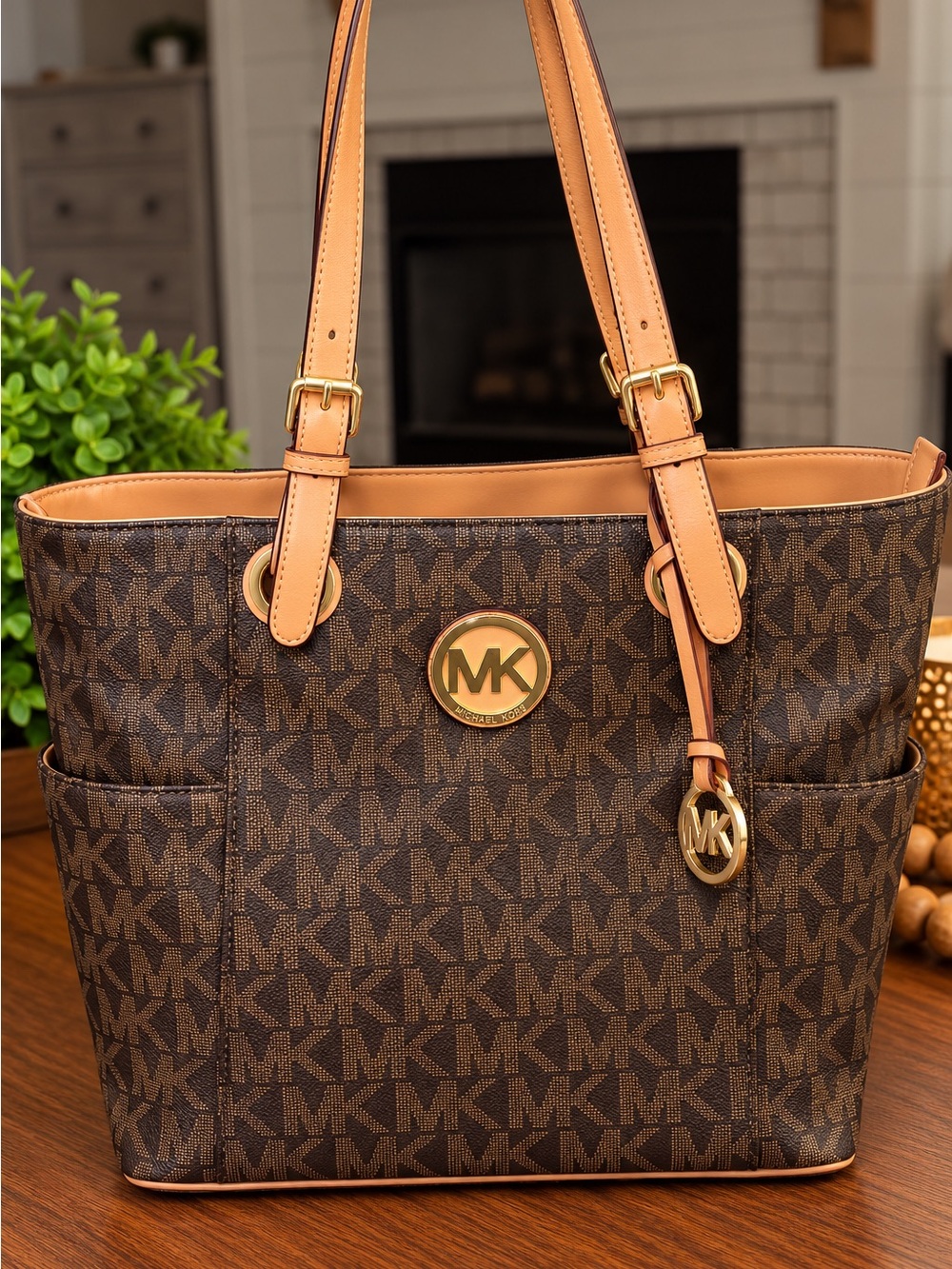 🤎Michael Kors Signature Logo Tote Bag – Brown & Tan